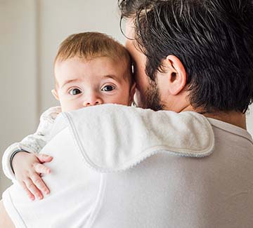Czkawka u niemowlaka. Jak pomóc dziecku z czkawką?